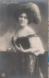 DESTINNOVÁ; EMMA. - Fotografická pohlednice.1903 - 1906 /osobnosti/