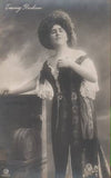 DESTINNOVÁ; EMMA. - Fotografická pohlednice.1903 - 1906 /osobnosti/